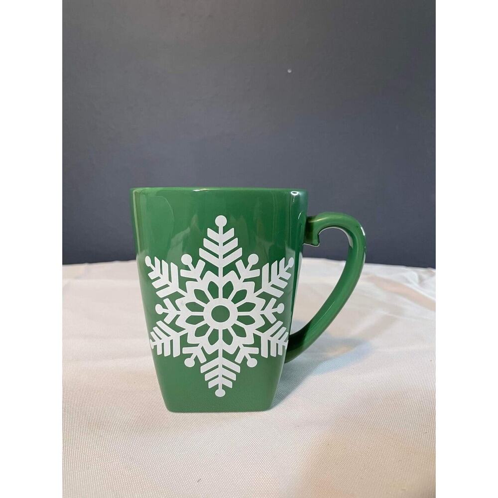 Bath & Body Works Green White Snowflakes Coffee Tea Mug Cup